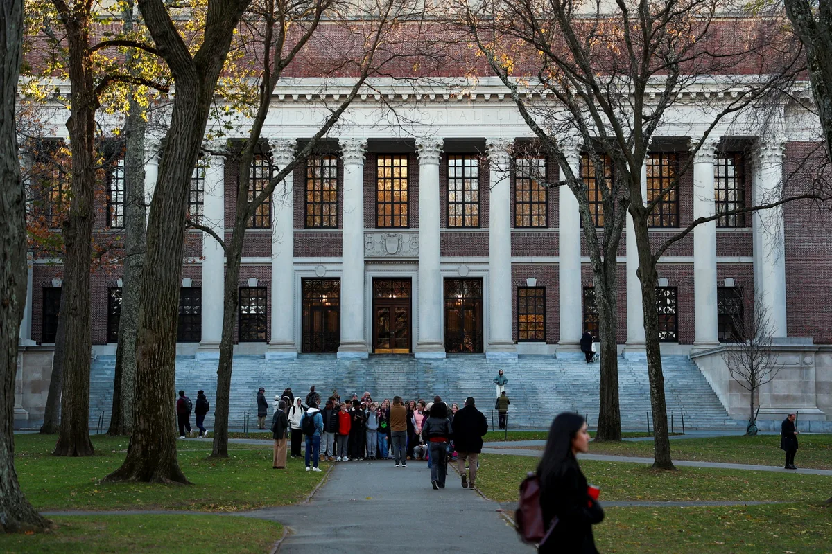 La administración Trump propone una tarifa de USD 70.000 para estudiantes internacionales que busquen trabajar en Estados Unidos