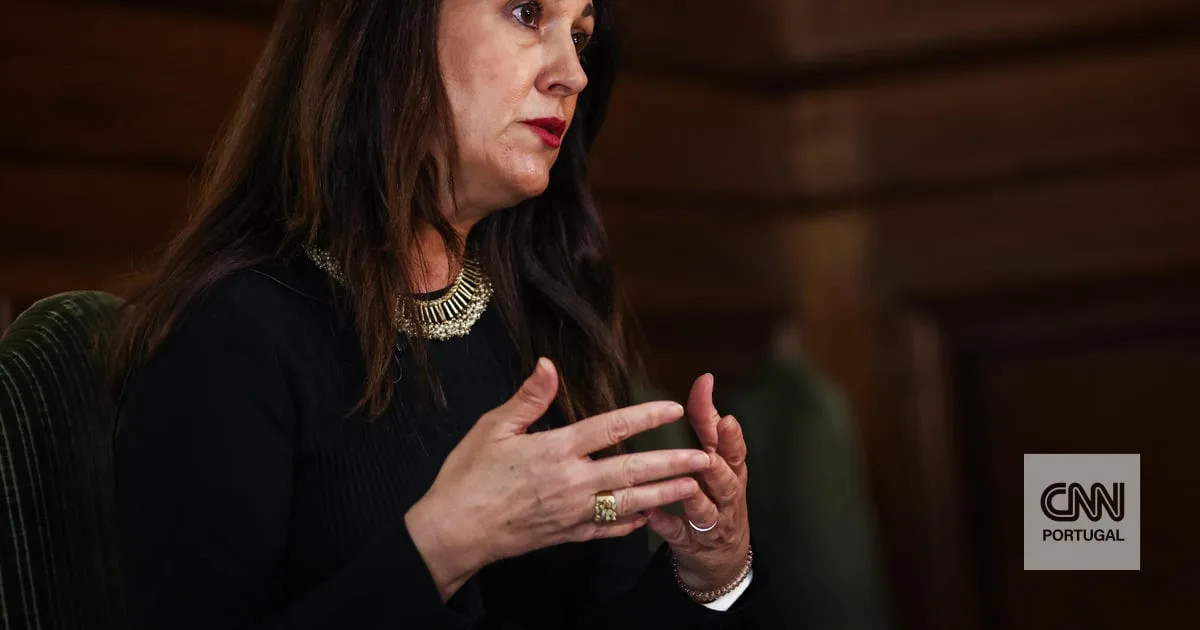 Ministra da Justiça reitera que "mantém a confiança no diretor nacional da Polícia Judiciária"