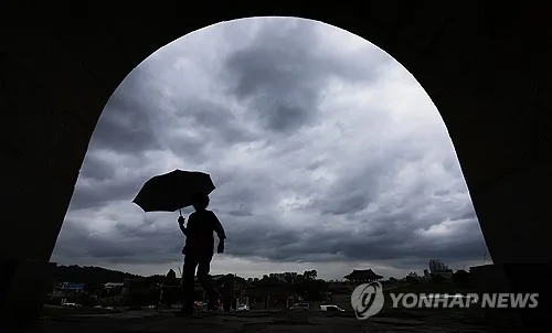 [날씨] 내일 전국 곳곳에 소나기…천둥·번개 주의