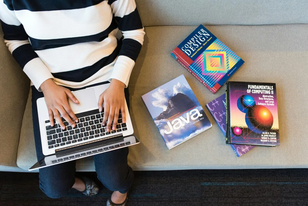 Un autodidacta nos da un consejo para aprender más rápido: aléjate de tutoriales y Google, las respuestas las encuentras en otro lado