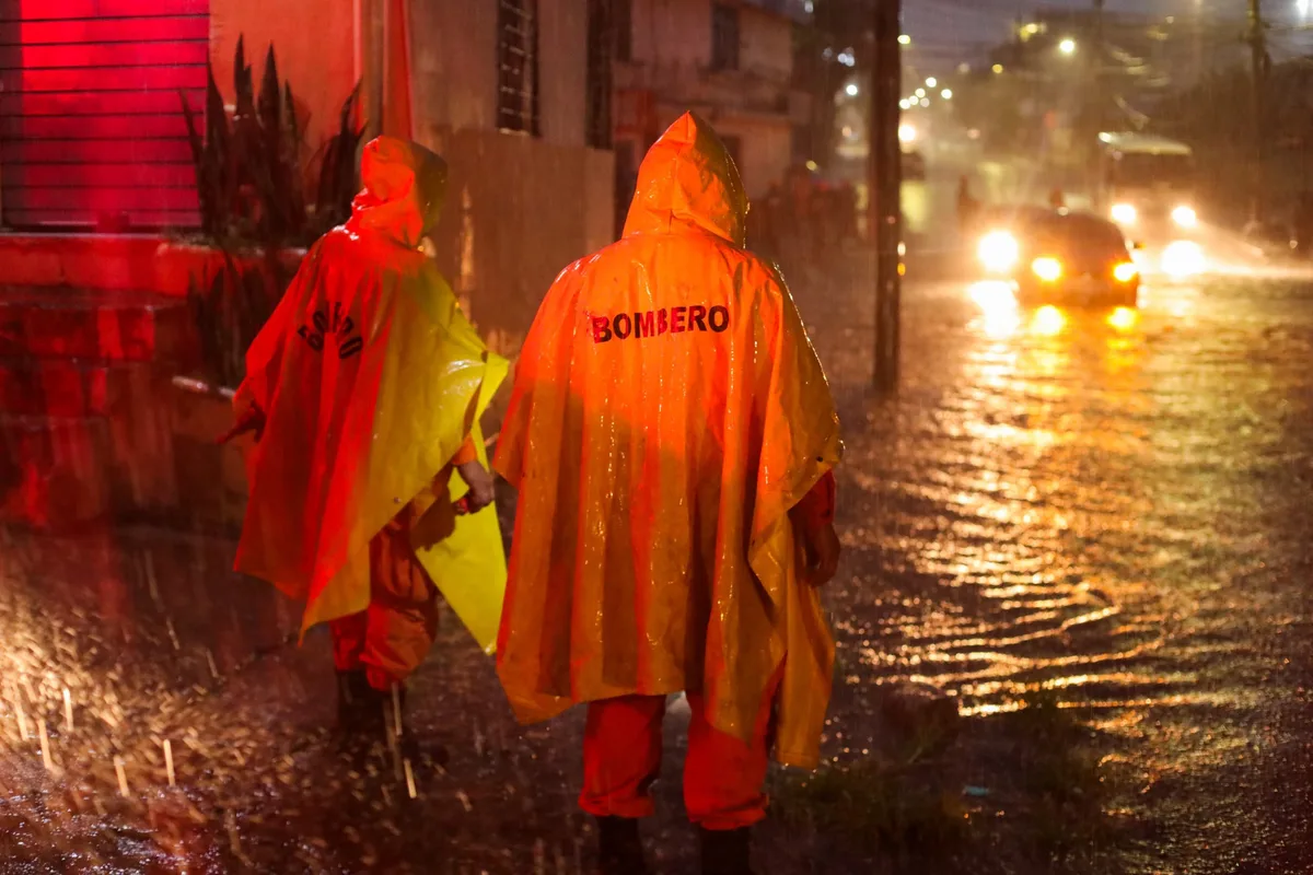 La paradoja climática: alerta por sequía y lluvias que provocan inundaciones en El Salvador
