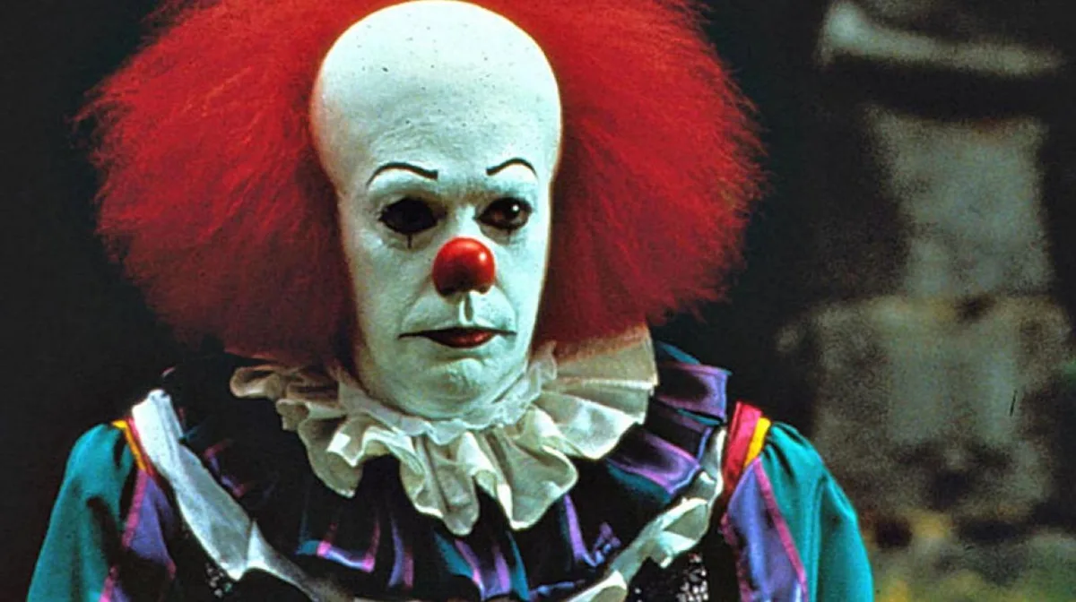 Murió Tim Curry, el actor que personificó al payaso Pennywise en la primera película de “It”