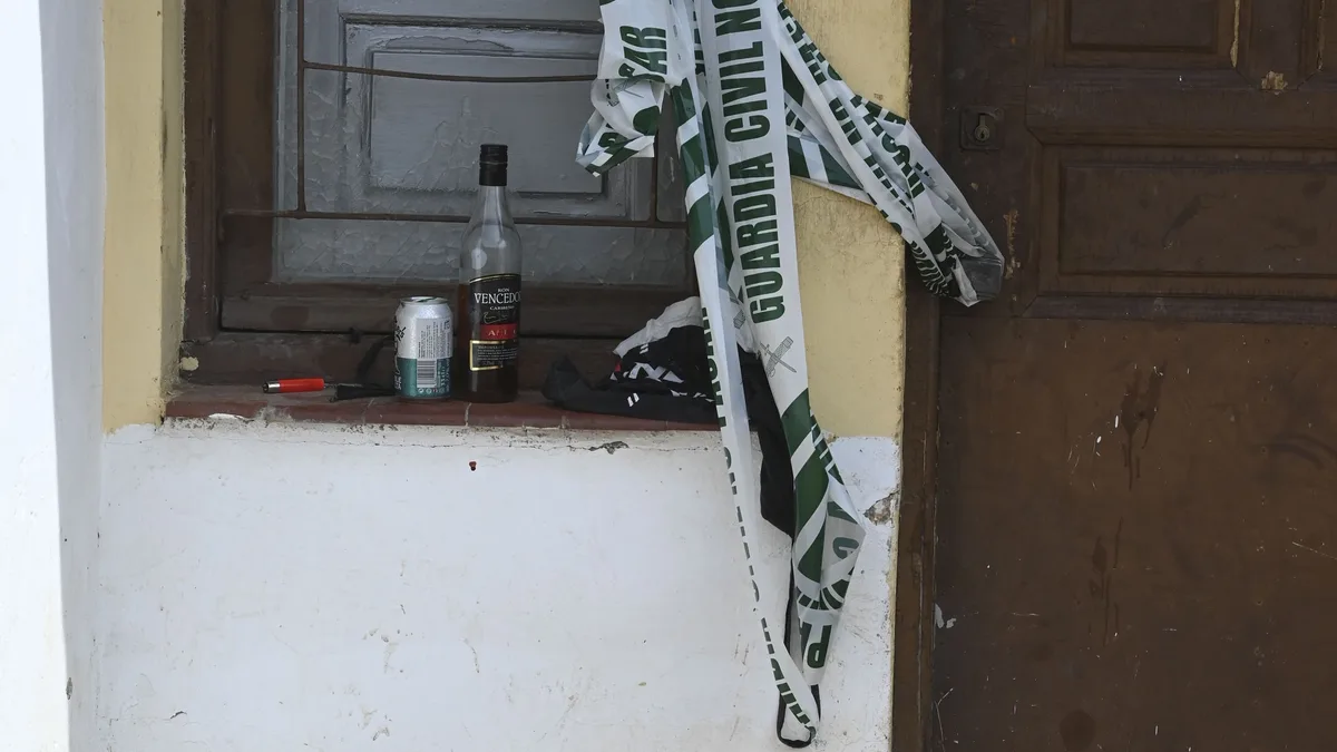 La “sorprendente” muerte súbita de dos amigos en León, hallados juntos en la calle y sin signos de violencia, es eco de un caso idéntico que mantuvo en vilo a un pueblo francés
