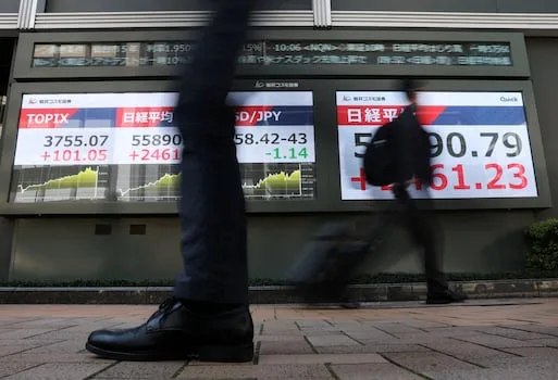 Global bond yields surge as oil prices and rate hike fears weigh on markets