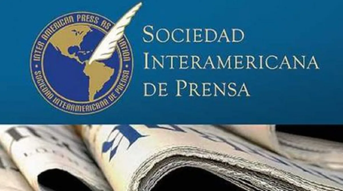 Dinorah Figuera recibió informe de la SIP sobre persecución a medios en Venezuela