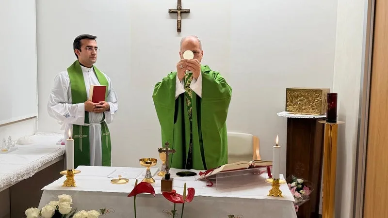 "Remercier l’ensemble du personnel": le pape Léon XIV célèbre une messe dans l'hôpital où il a été opéré