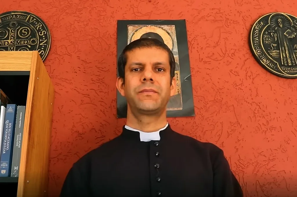 Por que padres brasileiros foram excomungados da Igreja Católica?
