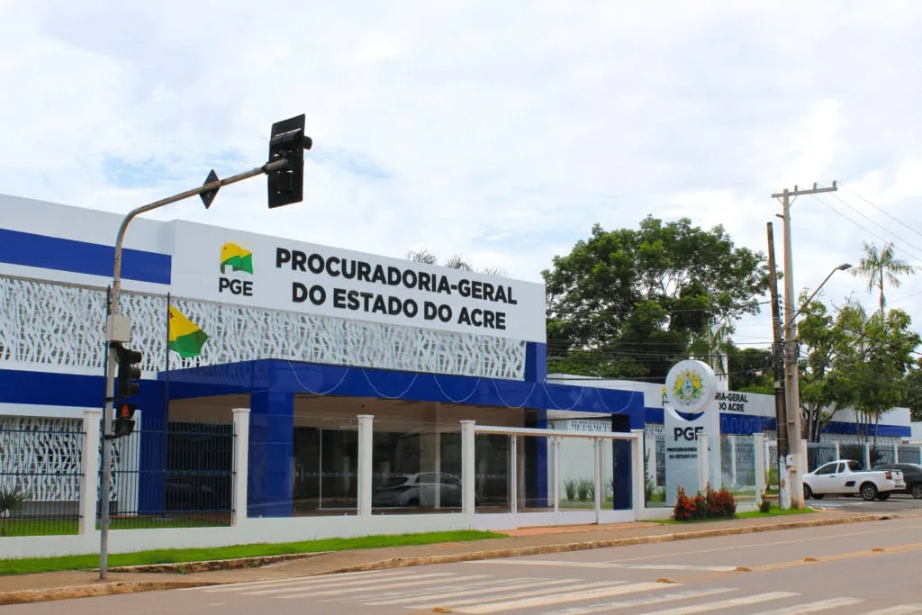 PGE-AC abre concurso com três vagas para curso a procuradores