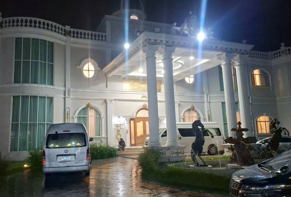 Four Japanese among group held in Bangkok over alleged fraud