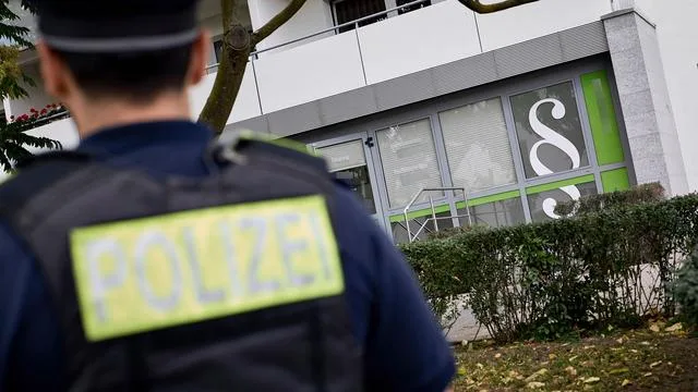 Gewalt: Frau bei Angriff in Anwaltskanzlei lebensgefährlich verletzt