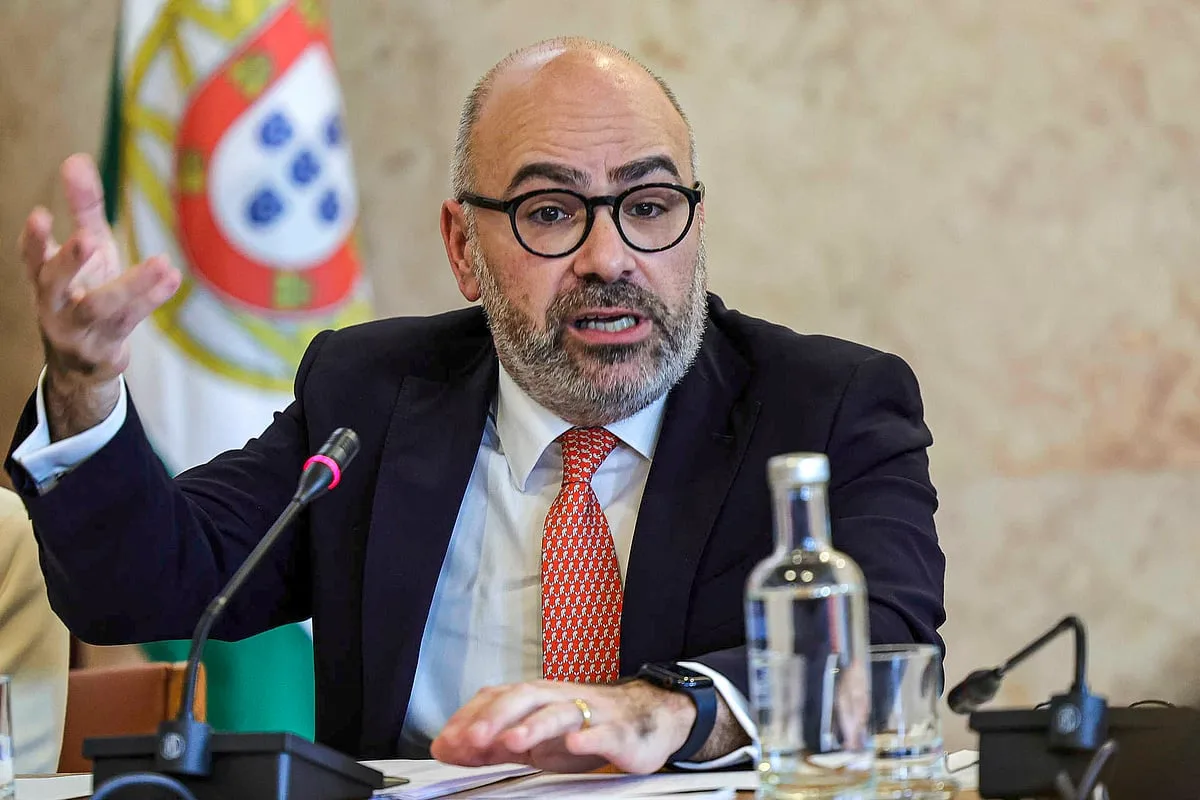 PS e BE pedem audição urgente de Miguel Pinto Luz. Socialistas falam em "caso particularmente grave"