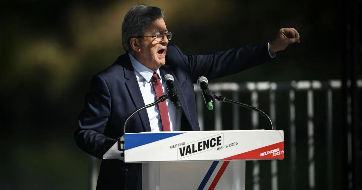 « La victoire est possible » : Pour sa rentrée politique, Mélenchon se pose en champion de l’écologie et promet de censurer le futur budget