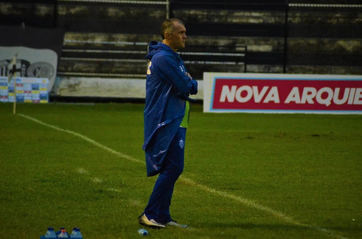 Mercado: ex-técnico do CSA troca time da Série B por um gigante da Série A