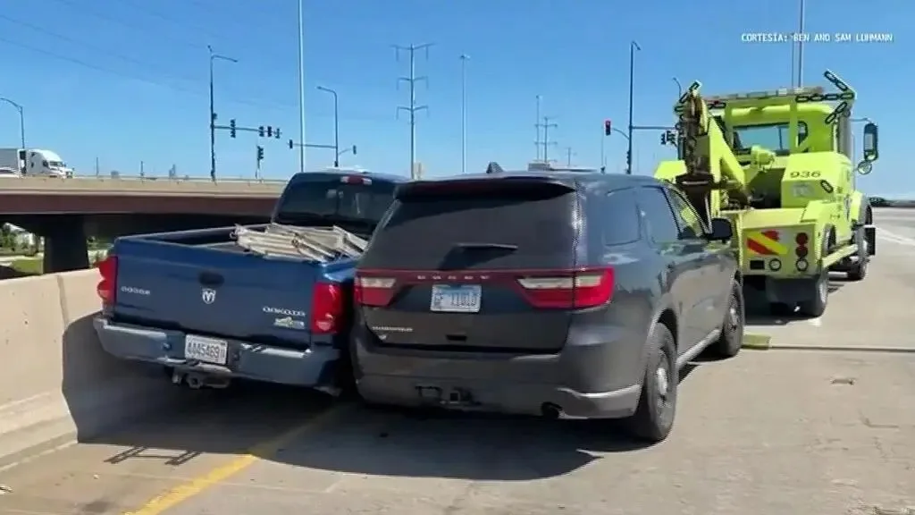 ICE detuvo a venezolano tras persecución y choque en una autopista de Chicago