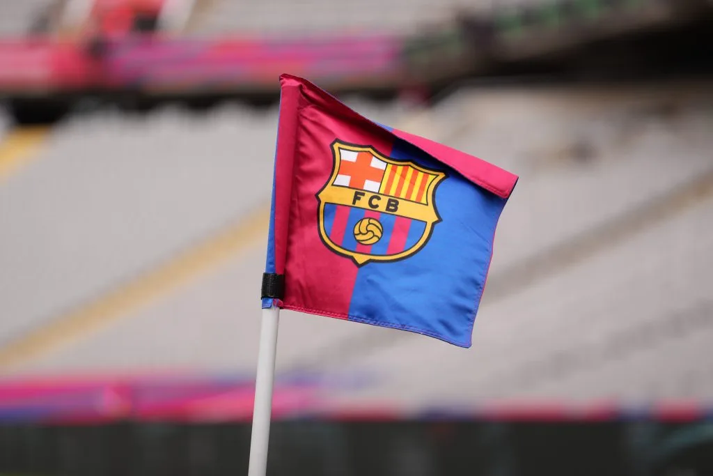 Analista do Barcelona esteve na Arena da Baixada para acompanhar joia brasileira em Athletico x Bahia