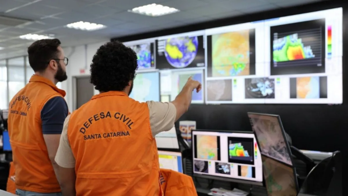 SC entrega plano inédito para preparar cidades contra impactos de catástrofes climáticas e possíveis efeitos do El Niño