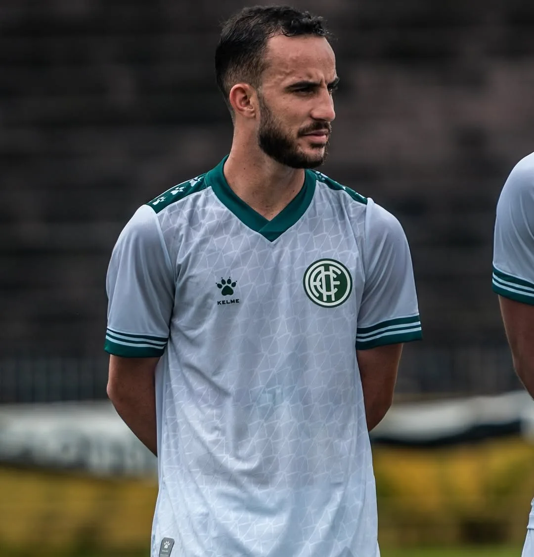 Volante Gustavo Petrocelli é anunciado como reforço do Sergipe para temporada 2027