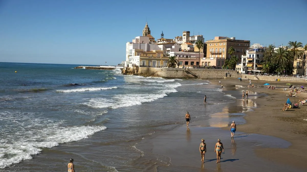 Fardos de cocaína a la deriva llegan a las playas catalanas