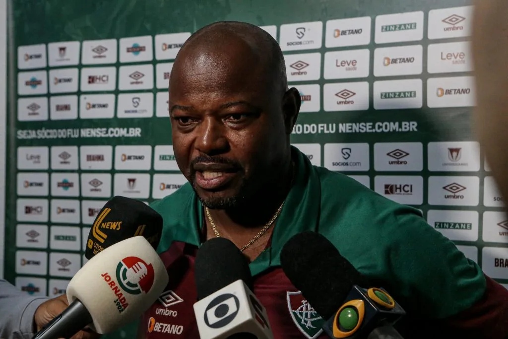 Marcão explica mudança no Fluminense após pressão do Corinthians