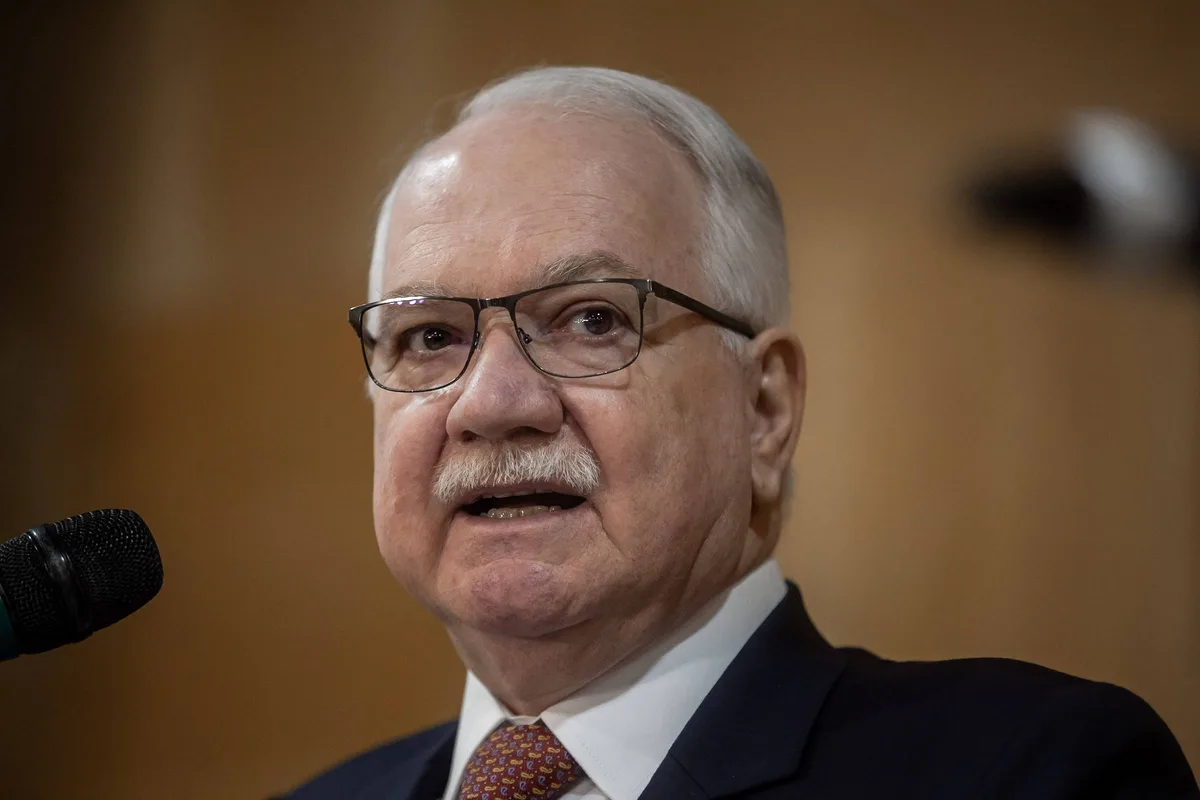 Leitores opinam sobre queda de sigilo do caso Master