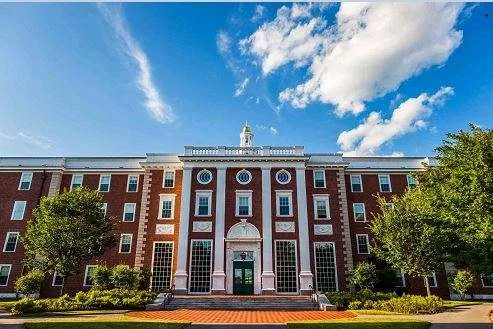 Juez desestima demanda de Trump por supuesto antisemitismo en Harvard