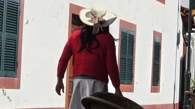 Detidos ao tentarem levar 35 mil € de ourivesaria: Um vestiu-se de mulher