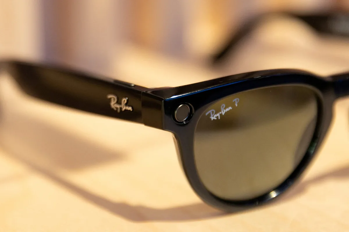 Las gafas Ray-Ban de Meta se convierten en una nueva ‘red flag’ de las citas románticas: graban sin permiso