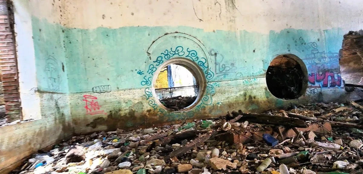 Depois da cheia do Rio Tietê, lixo toma conta da antiga Usina de Lavras em Salto; VÍDEO