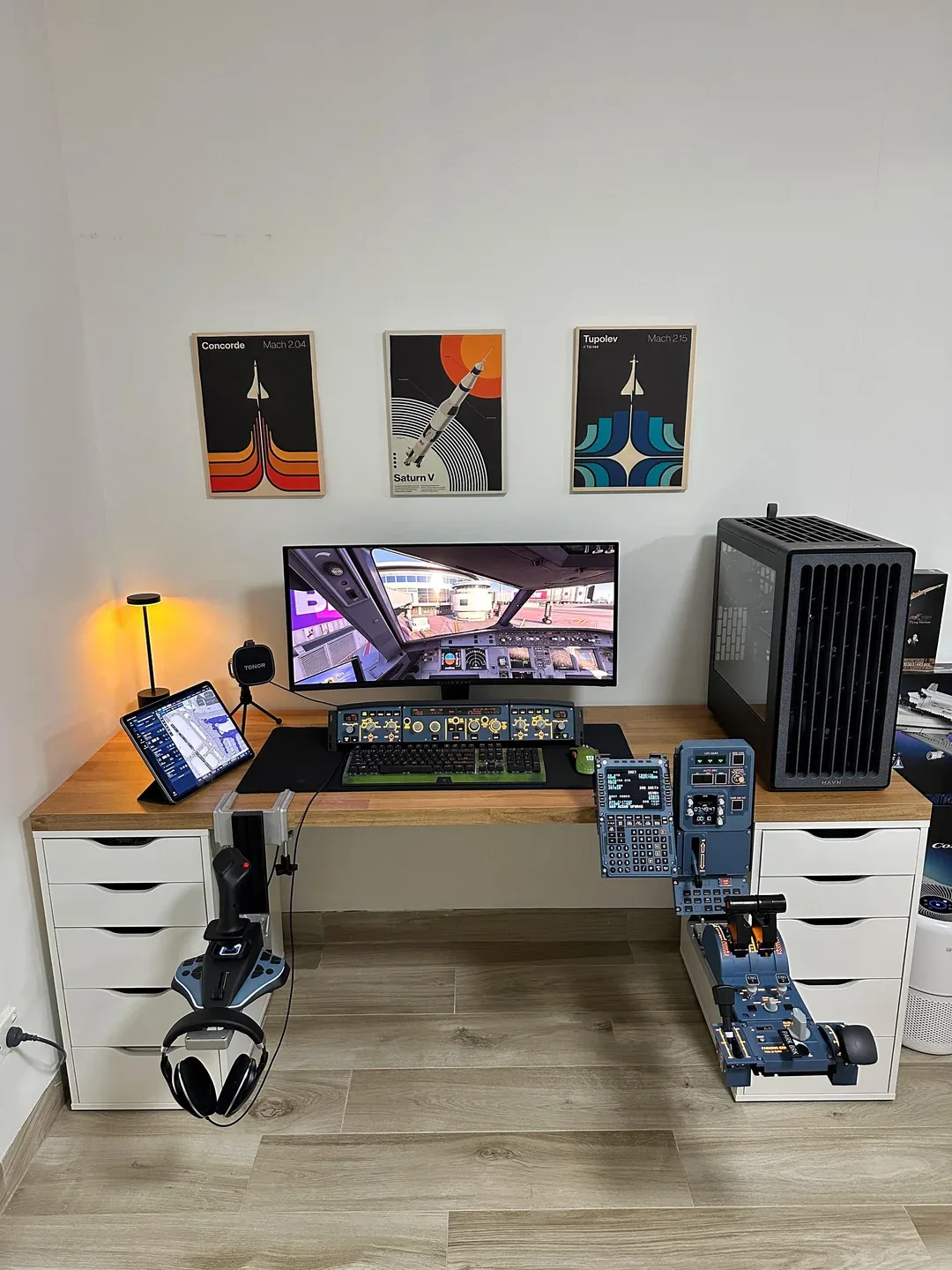 “Finalmente montei meu setup dos sonhos”: Homem realiza sonho de infância e transforma PC gamer em cockpit de Airbus A320