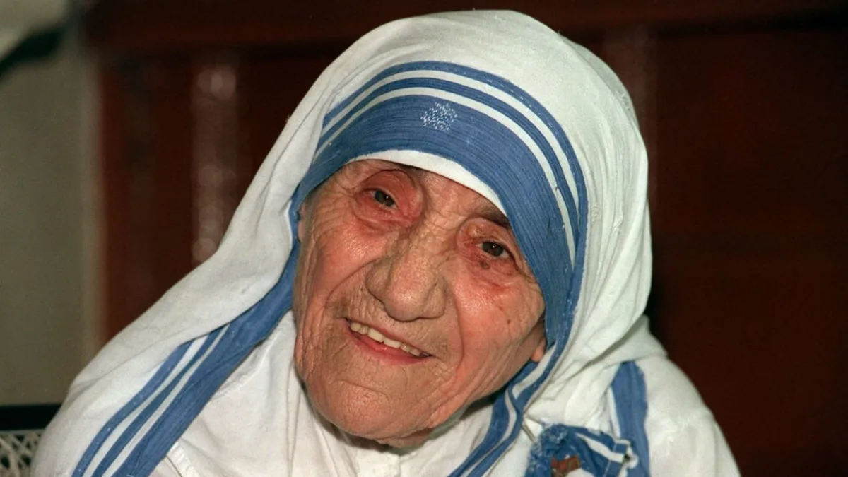 La lección de la Madre Teresa de Calcuta: “Yo sola no puedo cambiar el mundo pero puedo tirar una piedra al agua y generar olas”