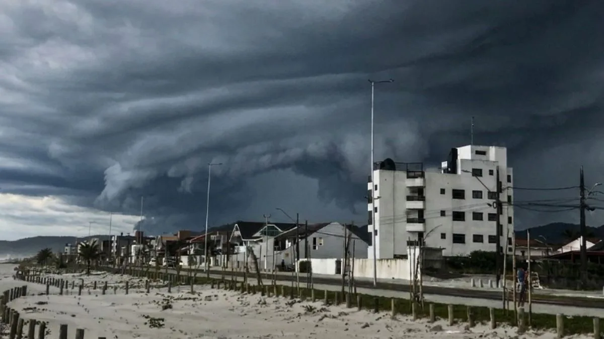 Ciclone extratropical traz chuvas de até 200 mm ao Brasil durante 5 dias seguidos; veja os estados afetados