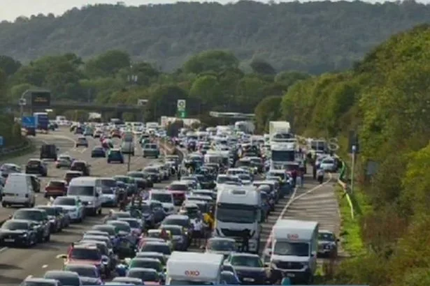 M25 crash live: Motorway shut and two-hour delays after multi-vehicle smash