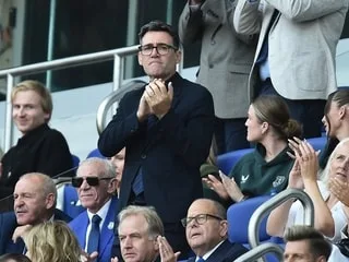 Football : le Premier ministre britannique Andy Burnham déplore l’absence de bière dans les stades anglais