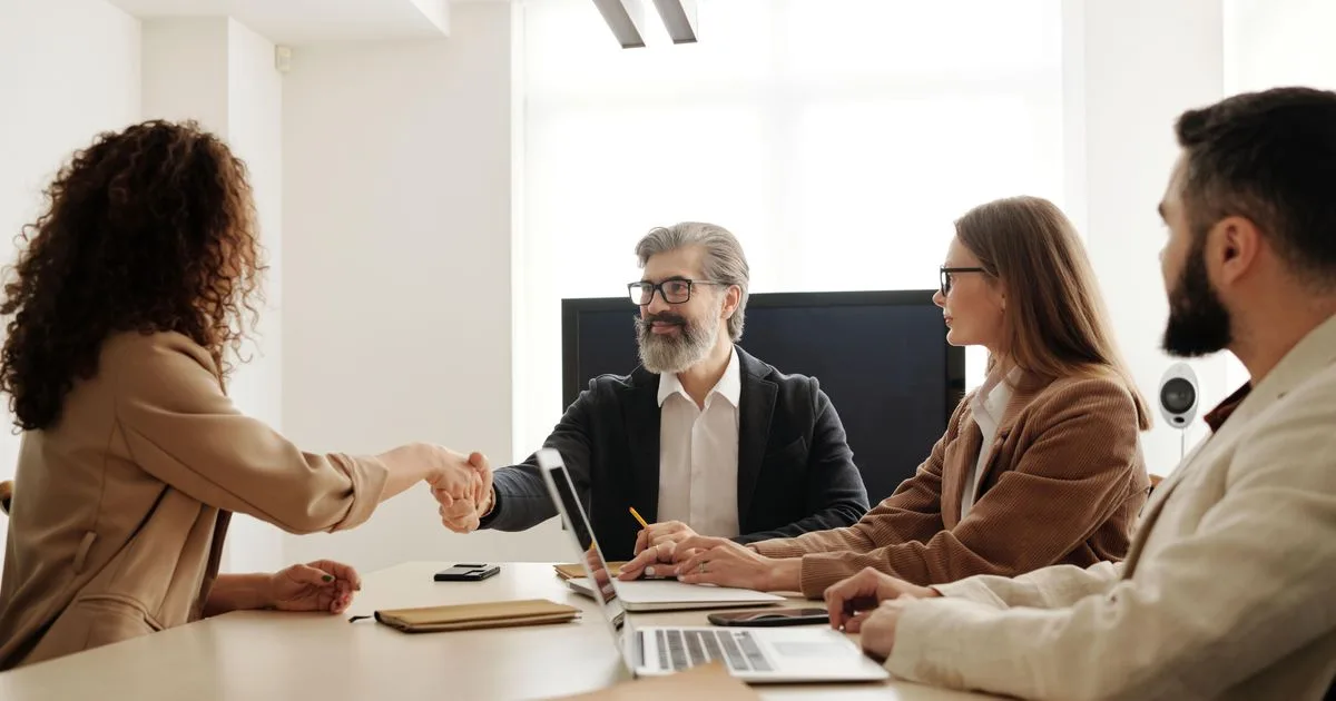 Jusqu'à 190 000 € par an : les 10 métiers les plus recherchés de la rentrée, ces « opportunités en or » pour changer de job