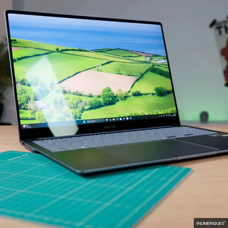 Test Samsung Galaxy Book6 Edge : un 16 pouces OLED performant mais fermé à toute évolution