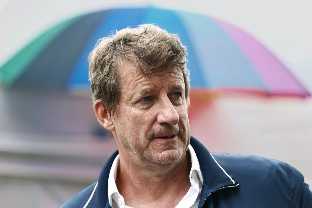 Présidentielle 2027 : Yannick Jadot aux côtés de Raphaël Glucksmann, un duo opposé sur le nucléaire