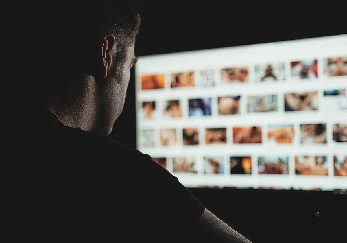 Reino Unido prohibirá la pornografía con estrangulamientos, incesto y adultos que simulen ser menores de 16 años
