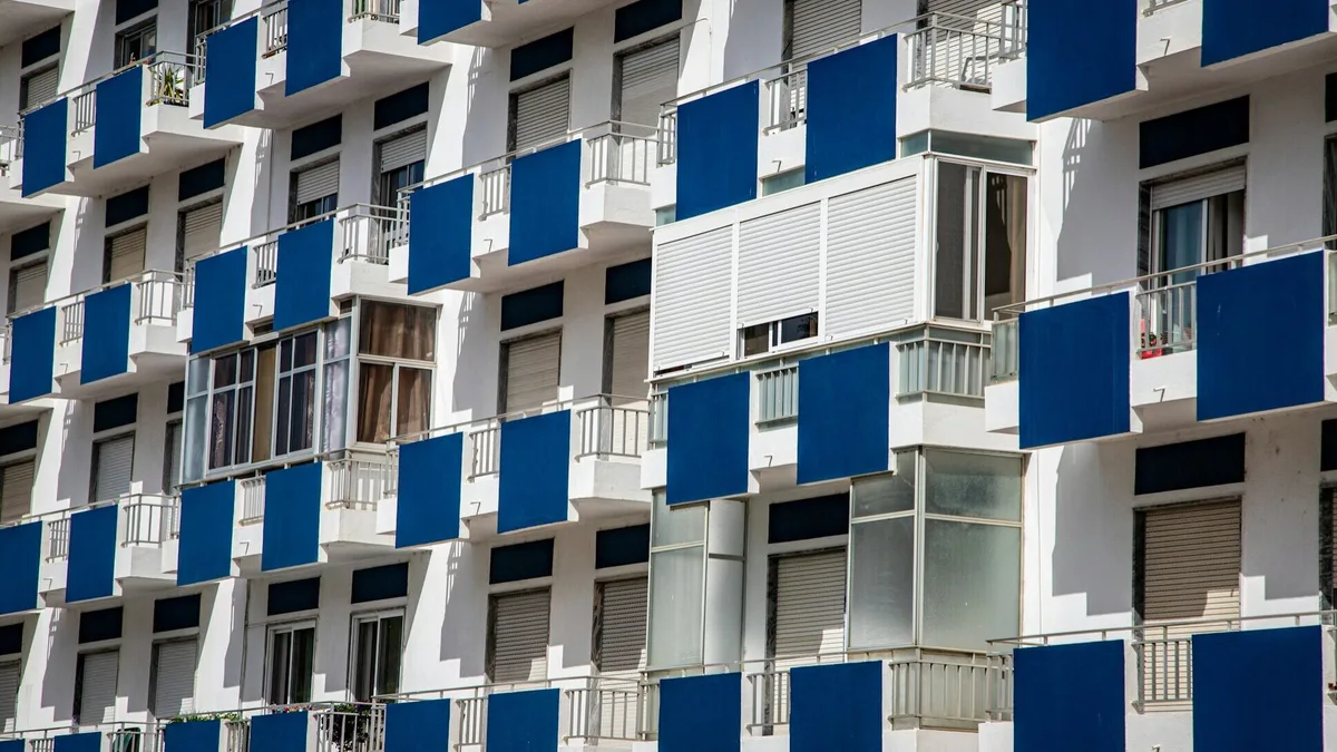 Empréstimos das câmaras para casas a custos acessíveis não vão contar para o endividamento
