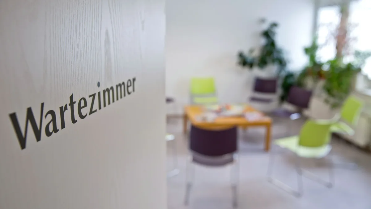 Gesundheitsversorgung: Kassenärzte-Chef hält Facharzttermine von innerhalb einer Woche für möglich