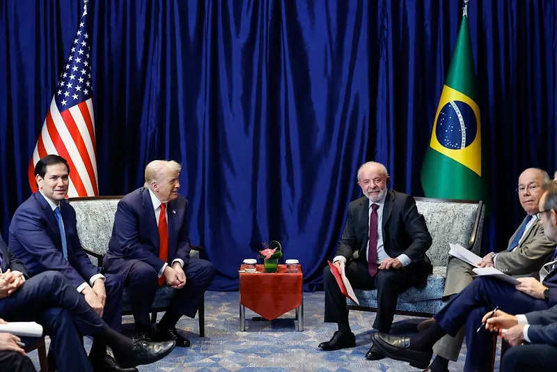 Lula fica 1h com Trump no telefone e fala de tarifas, guerras e PCC