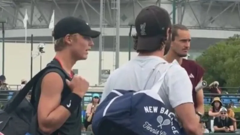 Zverev, Hewitt interaction goes viral