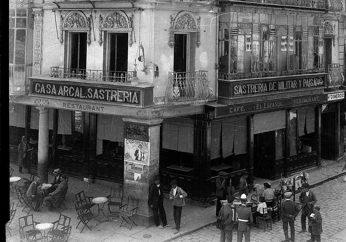 Delgado propone declarar la sede de Eurocaja Rural de Zocodover de interés social para recuperar el Café Español