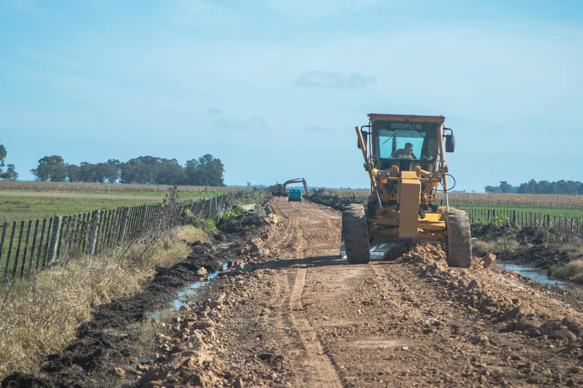 Con la recuperación de los caminos rurales el puerto ayuda al campo