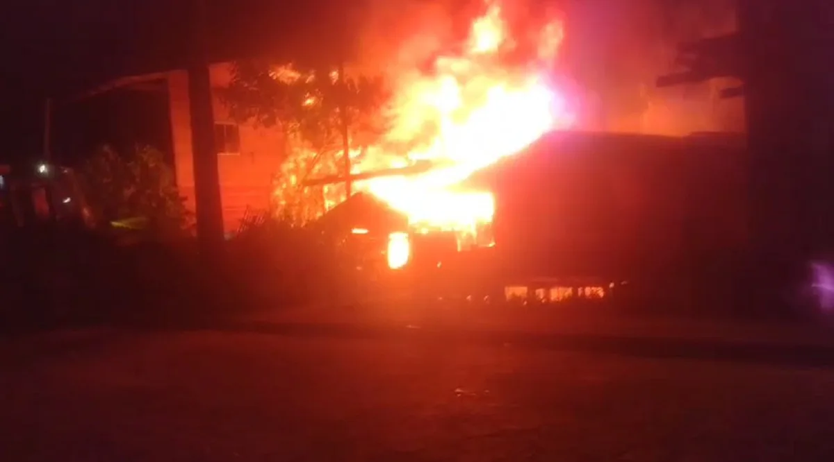 Incêndio atinge três casas e assusta moradores em Breves, no Marajó