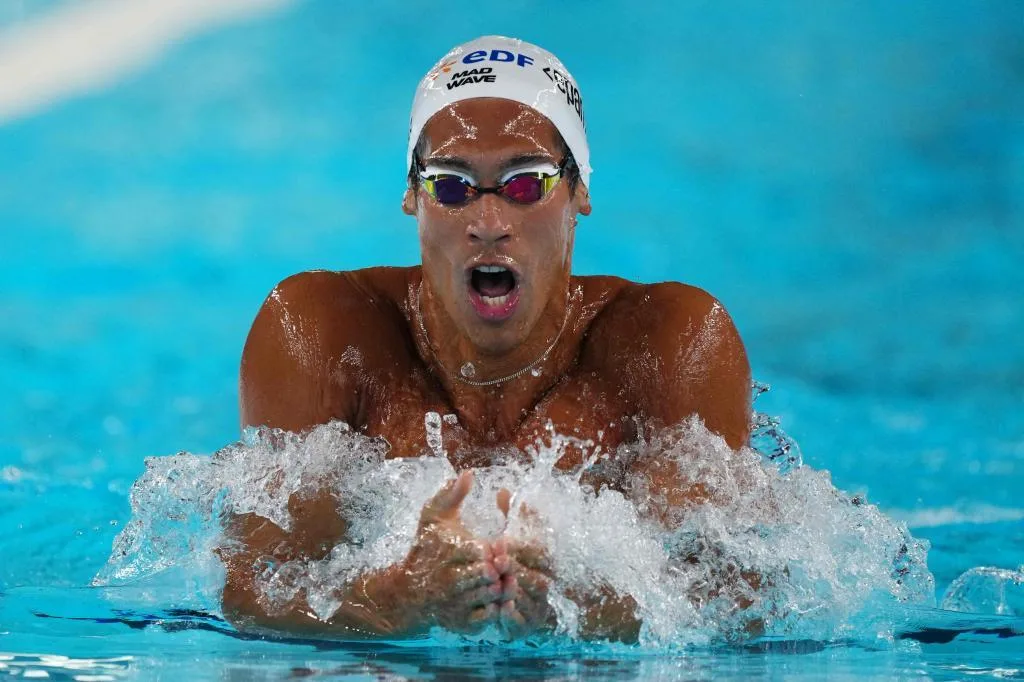 Hugo González se cuelga la plata en los 200 estilos y Laura Cabanes el bronce en los 200 mariposa de los Europeos de París