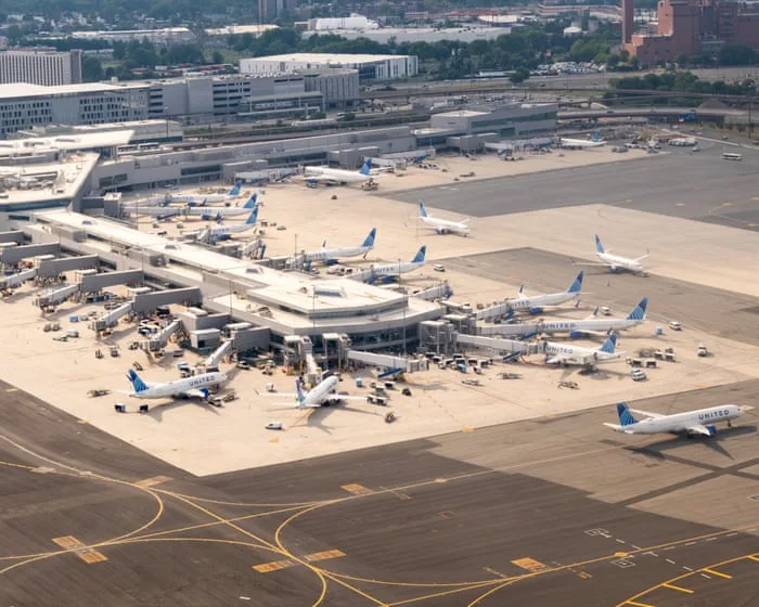 Flights halted at three US airports as watchdog warns over hacking threat