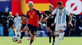 Atlético de Madrid contrata argentino Cristián Romero ao Tottenham