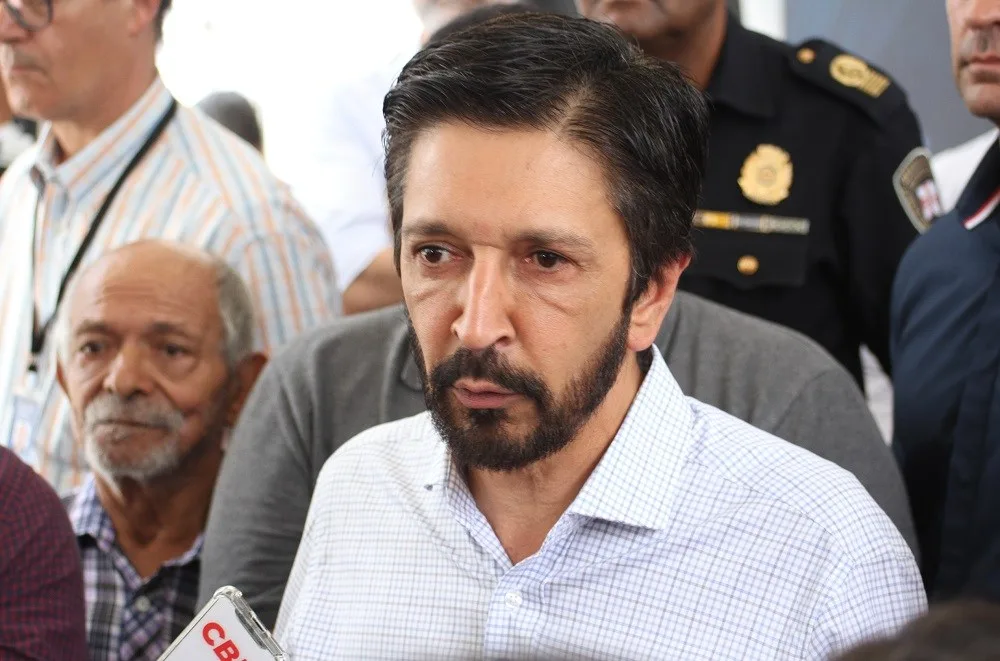 Ricardo Nunes aciona Controladoria para apurar alvará de prédio que desabou em SP