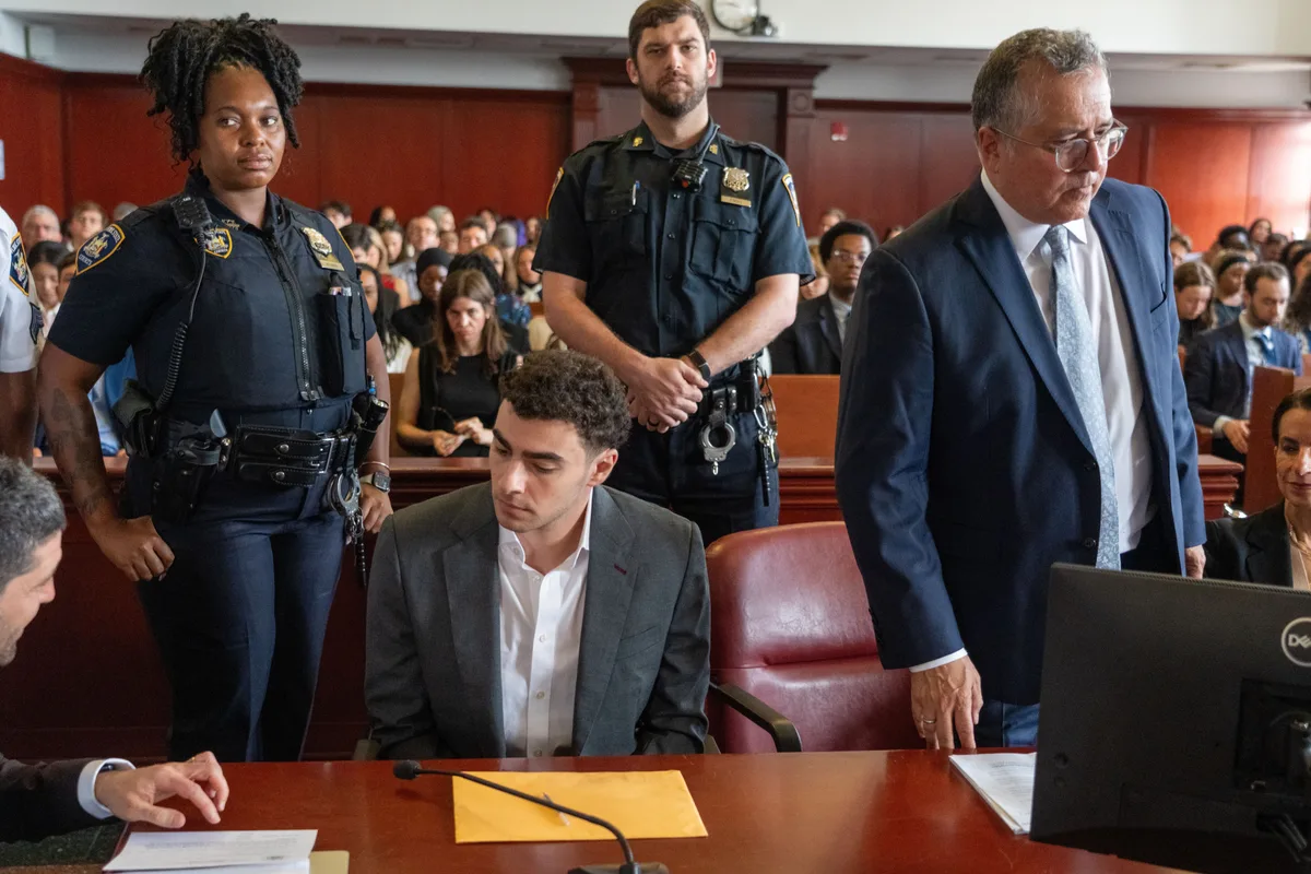 Mangione could plead guilty in federal case ahead of N.Y. murder trial