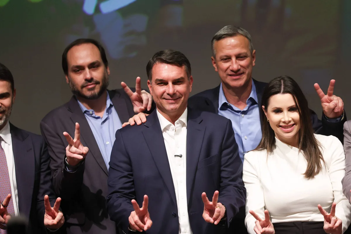 Flávio planeja intensificar agendas de rua após semana dedicada a negociar apoios no segundo turno